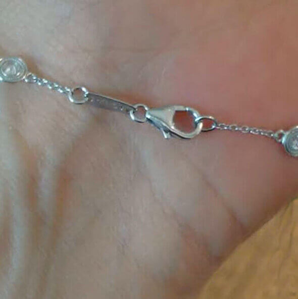 14 Karat White Gold 0.55 Carat Diamond Bezel Set Bracelet