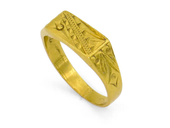 22 Karat Yellow Gold Engraved Rectangular Top Ring