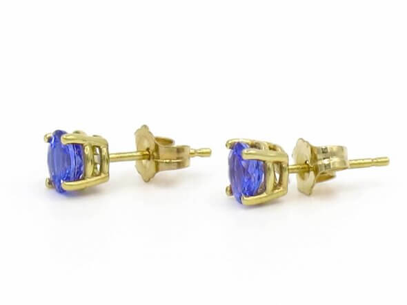 14 Karat Yellow Gold 1.02 Carat Total Weight Tanzanite Stud Earrings