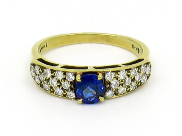 18 Karat Yellow Gold Oval Sapphire and Diamond Ring front view
