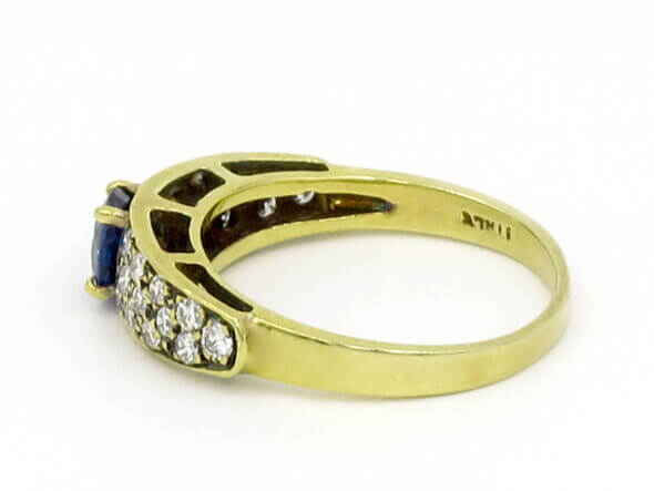 18 Karat Yellow Gold Oval Sapphire and Diamond Ring side view