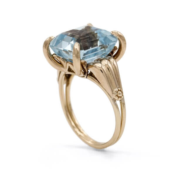 Retro Aquamarine 18 Karat Yellow Gold Ring