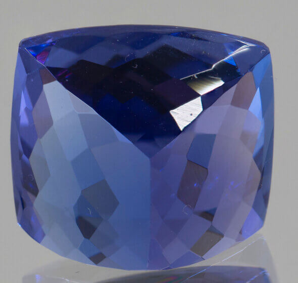 loose tanzanite 6.85 carats