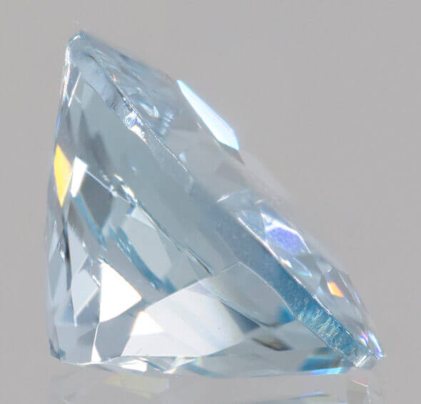 loose oval aquamarine 3.02 carat gemstone