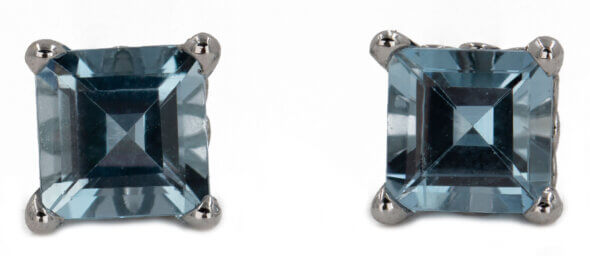 1.06 Carat Total Weight Custom Modern Aquamarine Stud Earrings