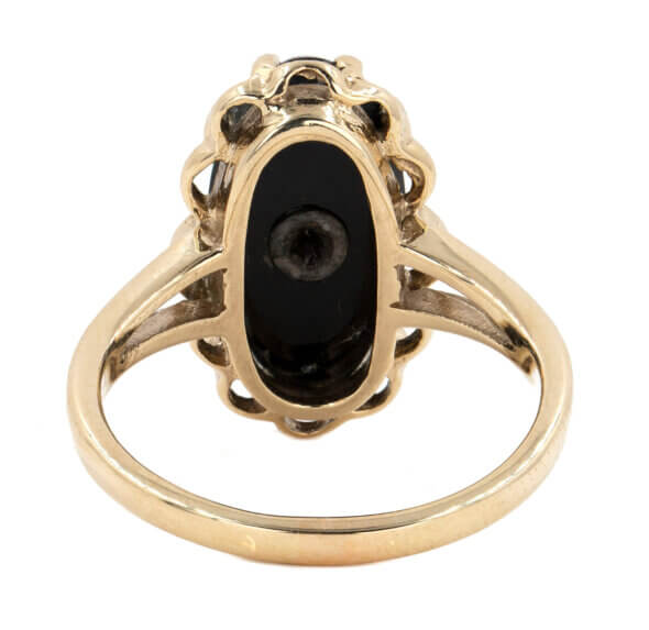 Oval Onyx Ring in 10 Karat Yellow Gold