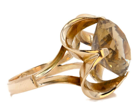 Round Smokey Quartz Ring in 14 Karat Yellow Gold