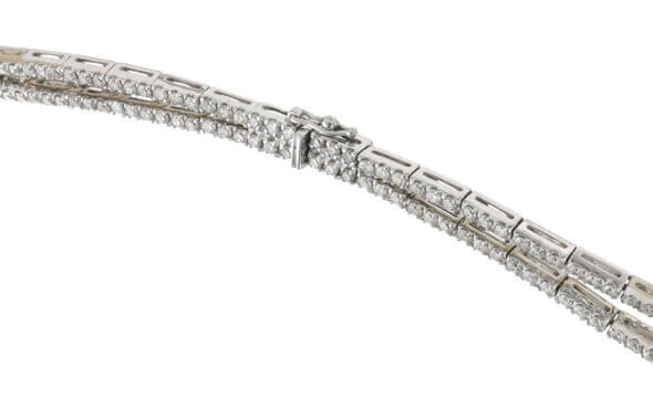 18 Karat white Gold Diamond Knot Necklace, by Staurino Fratelli, clasp