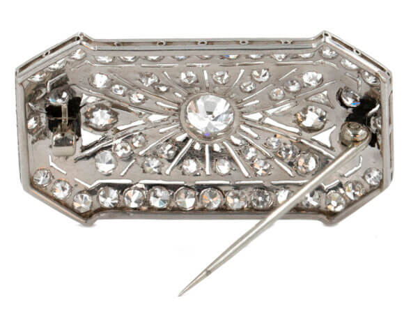 Early Art Deco Platinum Brooch with 1.55 Carats in Diamond