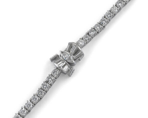 18 Karat white Gold Diamond Knot Necklace, by Staurino Fratelli, clasp