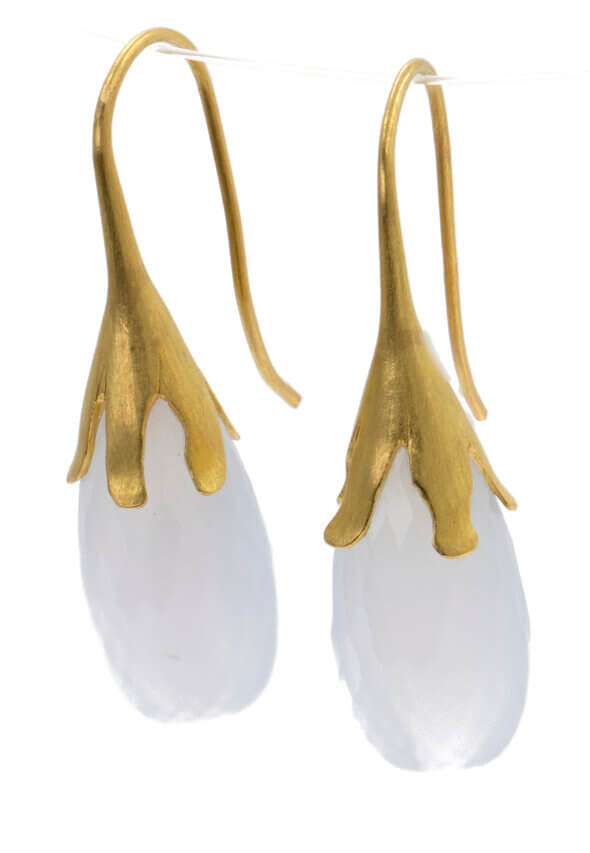 Charlcedony 20 Karat Yellow Gold Earrings